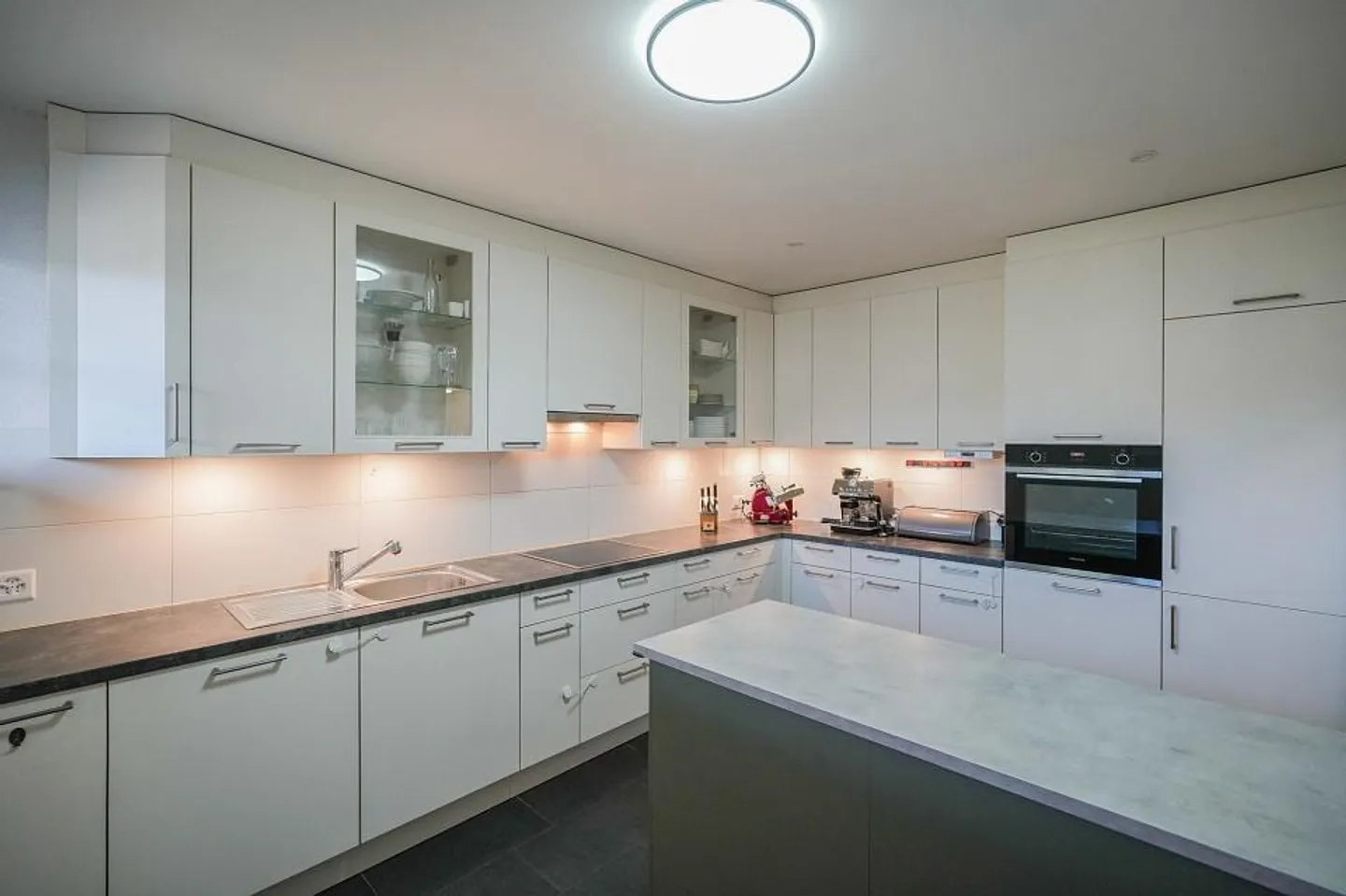 Presque comme vivre dans une maison - Appartement de 4,5 pièces avec terrasse - Photo 4 sur 12