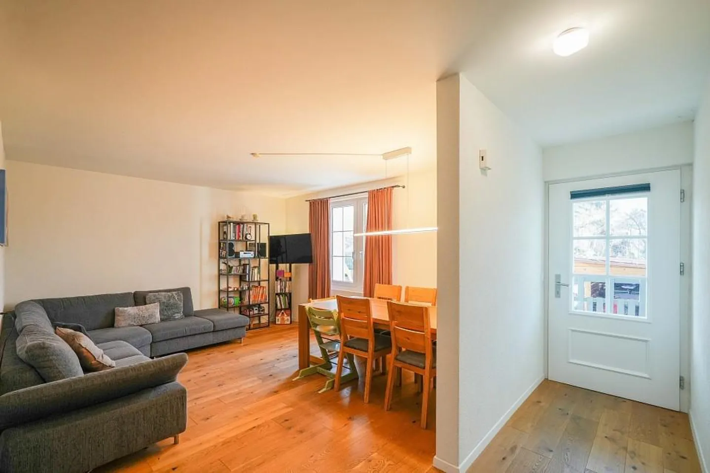 Presque comme vivre dans une maison - Appartement de 4,5 pièces avec terrasse - Photo 6 sur 12