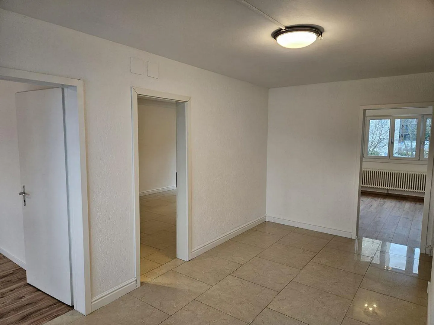 Charmante Wohnung mit Balkon - Foto 3 von 11