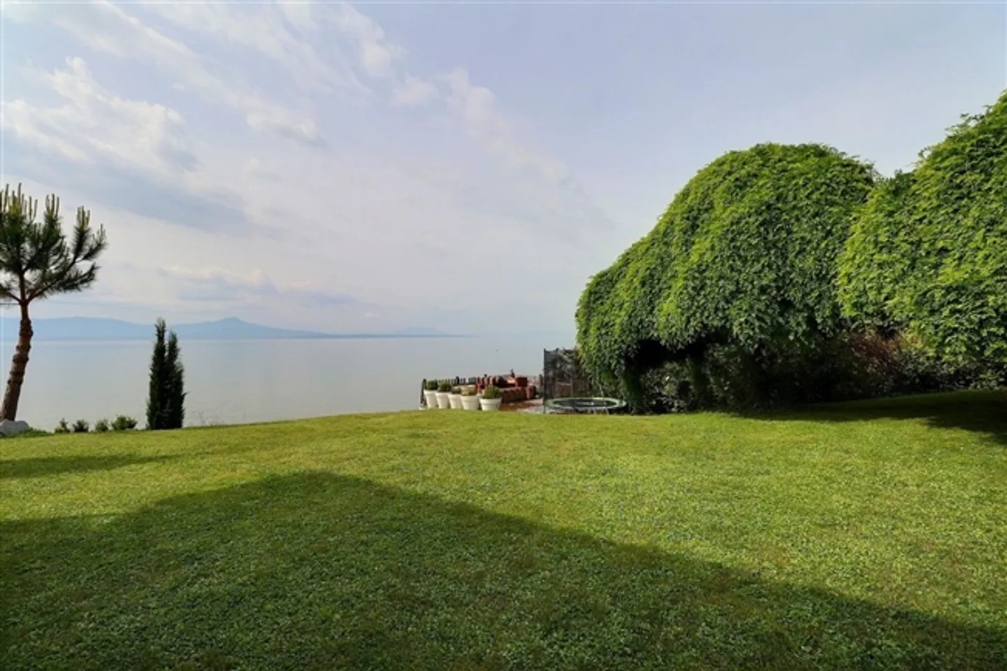 Villa straordinaria sull'acqua - Foto 4 di 8