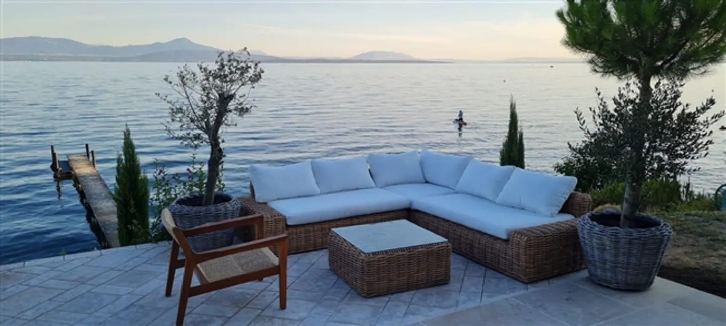 Villa straordinaria sull'acqua - Foto 7 di 8