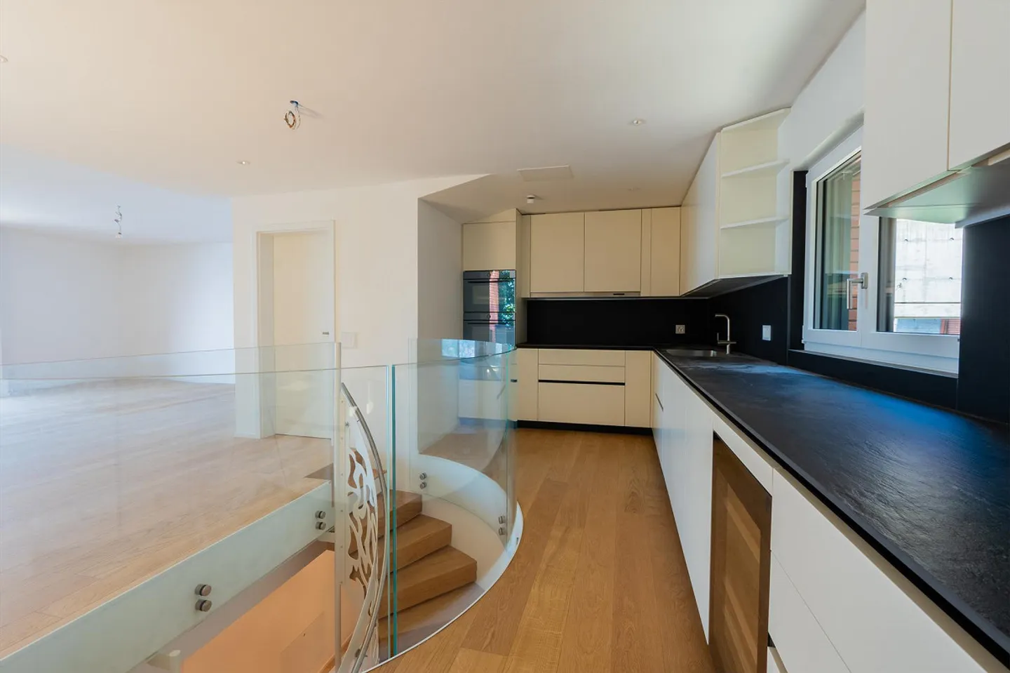 Luxury Villas in Aldesago - Direct Sale from the Owner - Photo 5 of 9