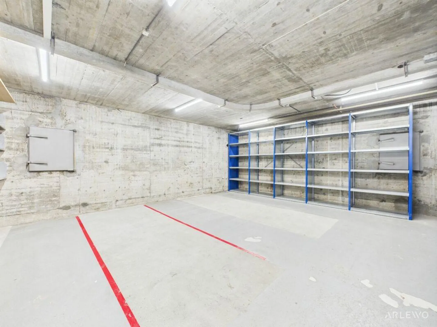 Spazio commerciale con valore aggiunto su due livelli - Foto 12 di 18