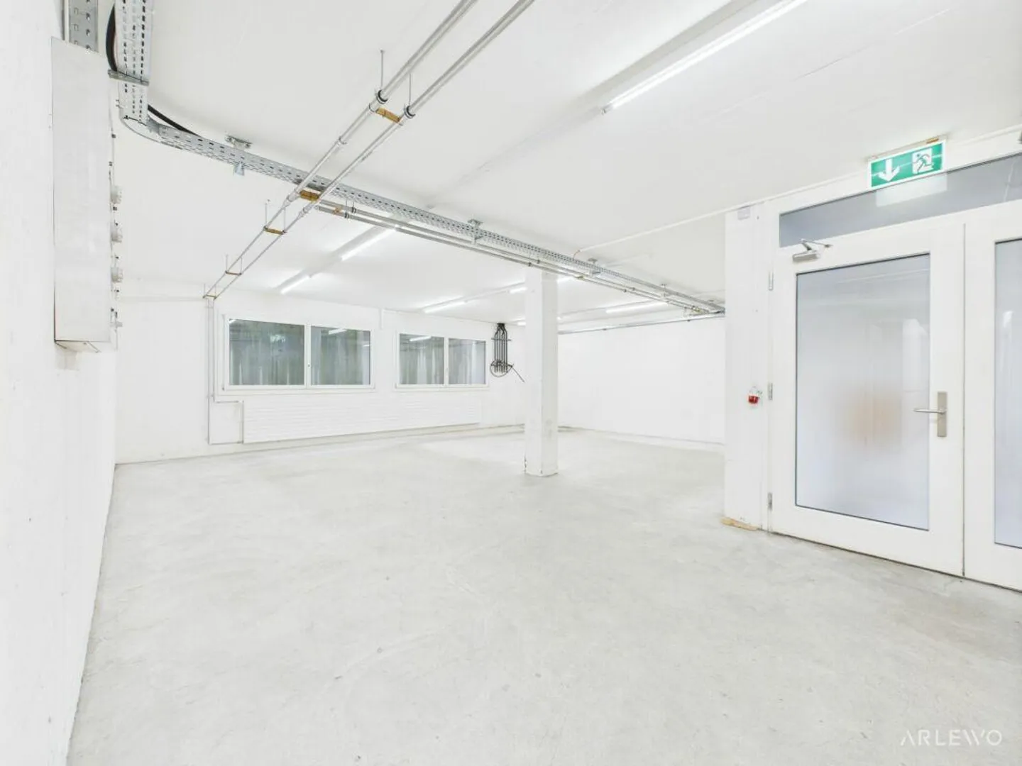 Spazio commerciale con valore aggiunto su due livelli - Foto 11 di 18