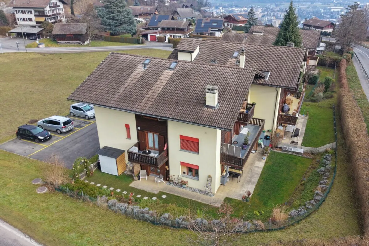 Spacieux appartement de 4,5 pièces avec 2 balcons - Photo 3 sur 14