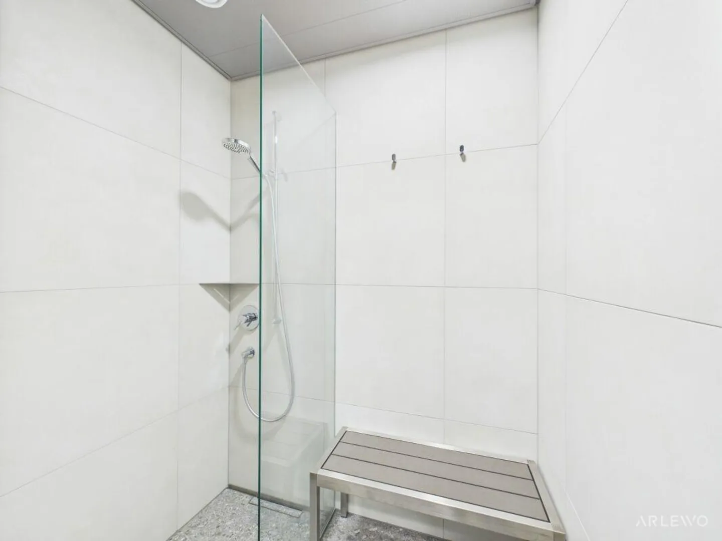 Spazio commerciale con valore aggiunto su due livelli - Foto 14 di 18