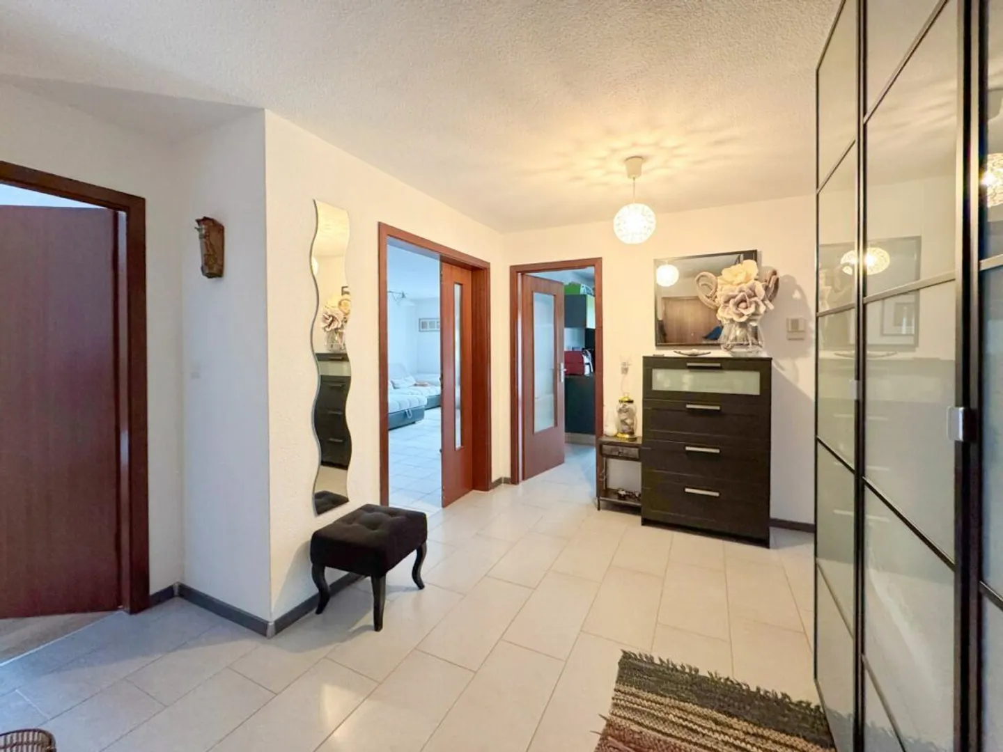 Spacieux appartement de 4,5 pièces avec 2 balcons - Photo 8 sur 14