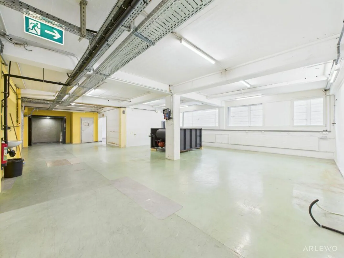 Spazio commerciale con valore aggiunto su due livelli - Foto 16 di 18