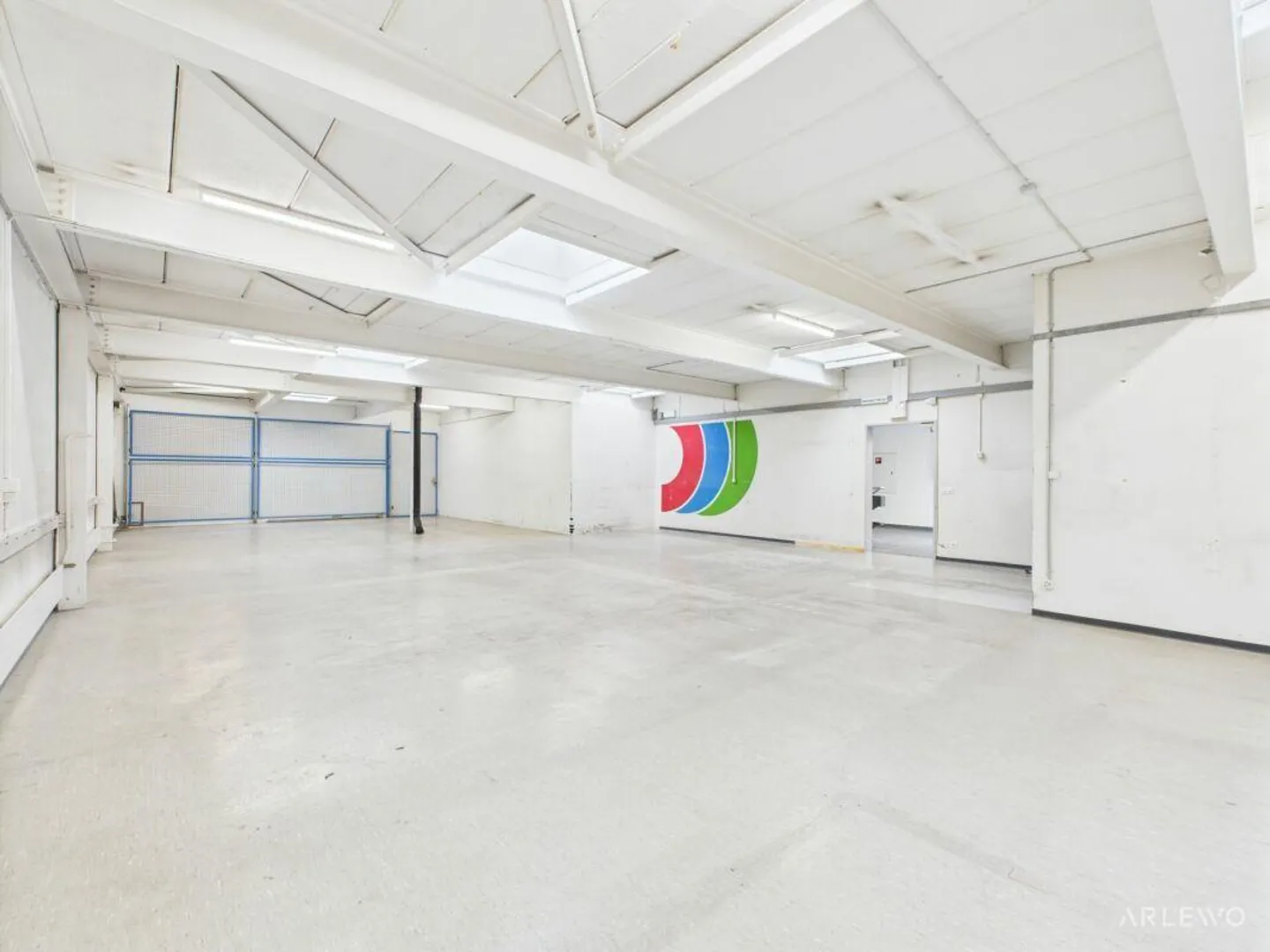 Spazio commerciale con valore aggiunto su due livelli - Foto 17 di 18