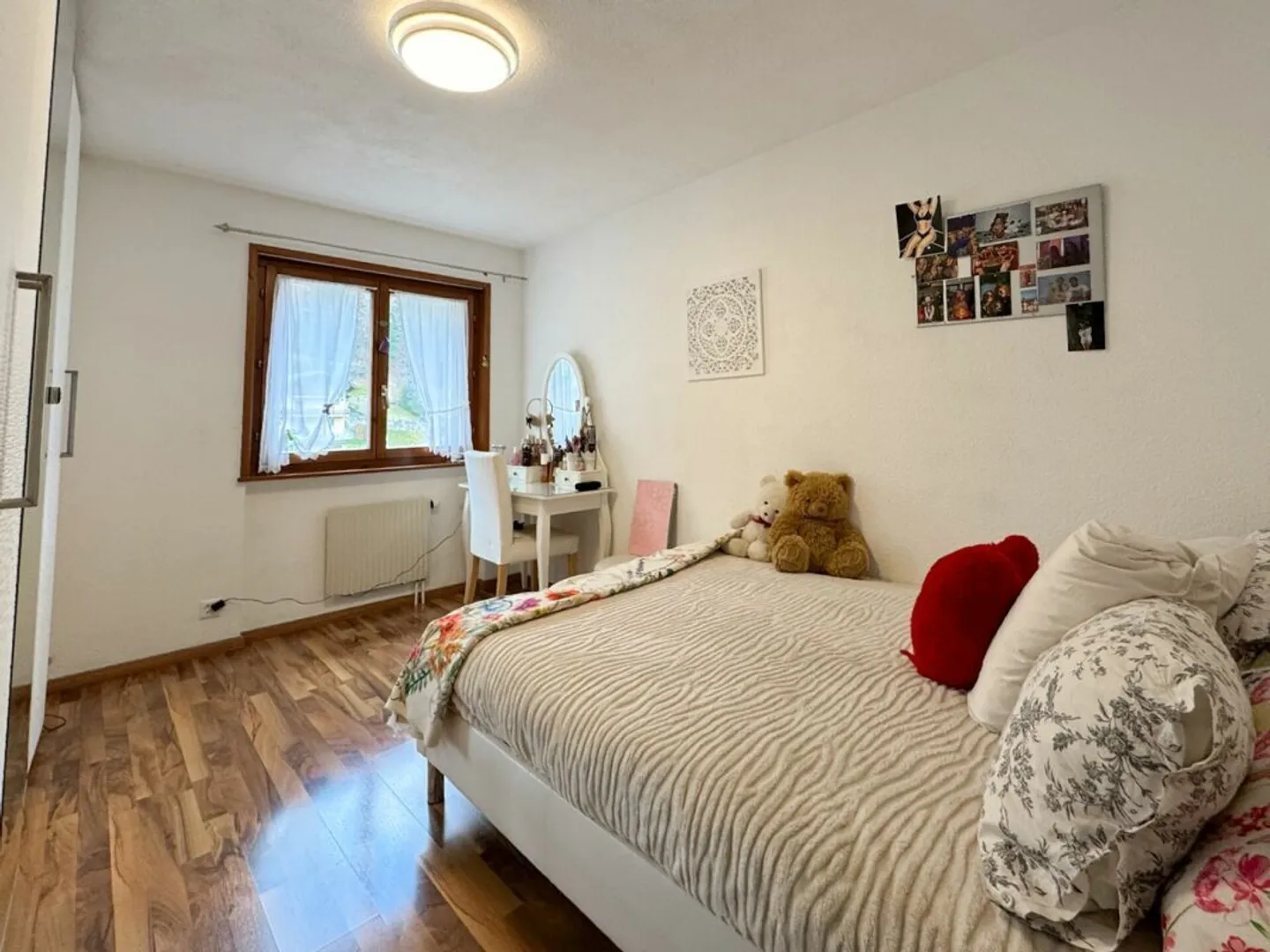 Spacieux appartement de 4,5 pièces avec 2 balcons - Photo 11 sur 14