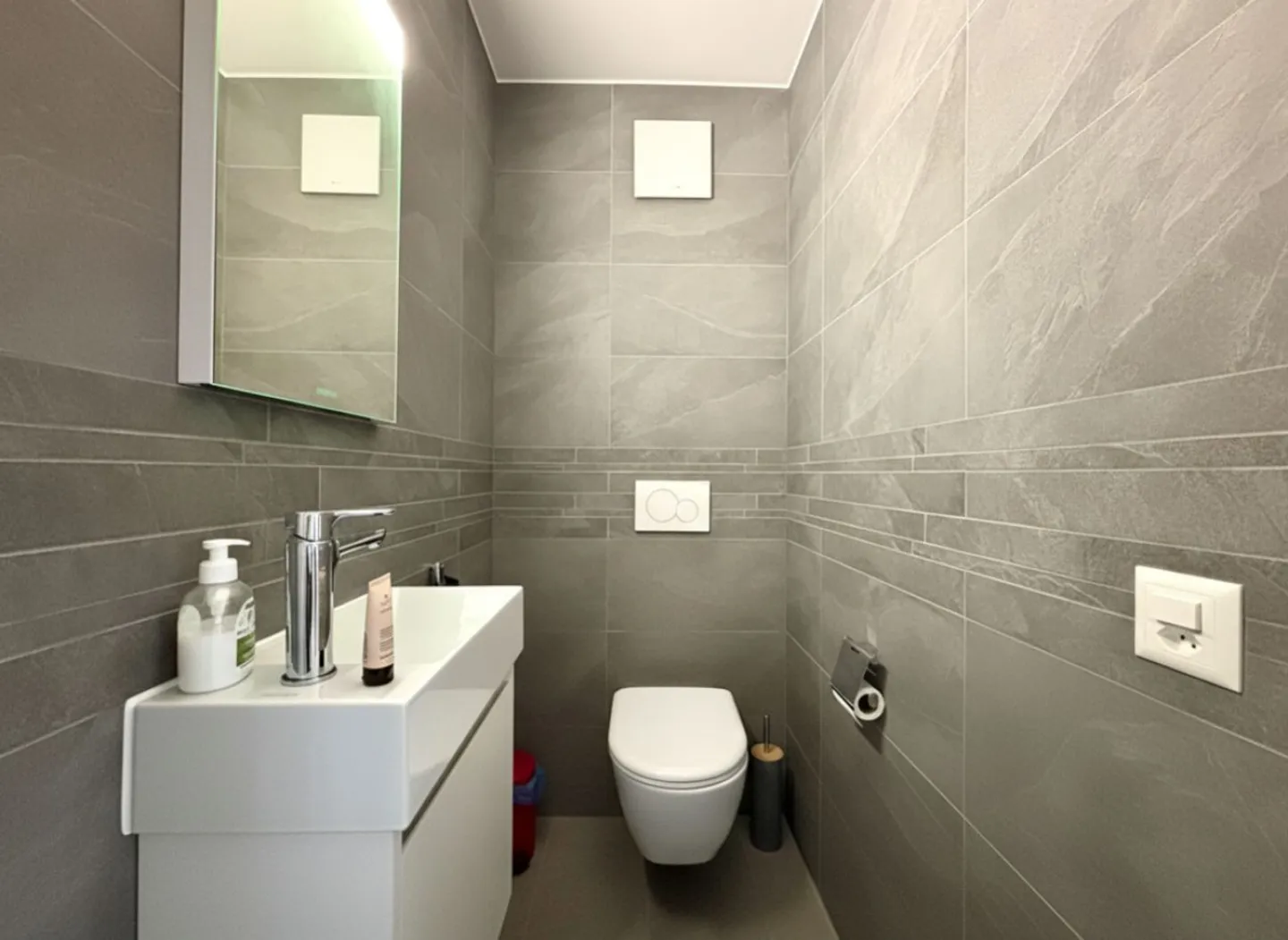 Beautiful modern and furnished 3.5-room apartment in Nyon - Photo 11 of 13