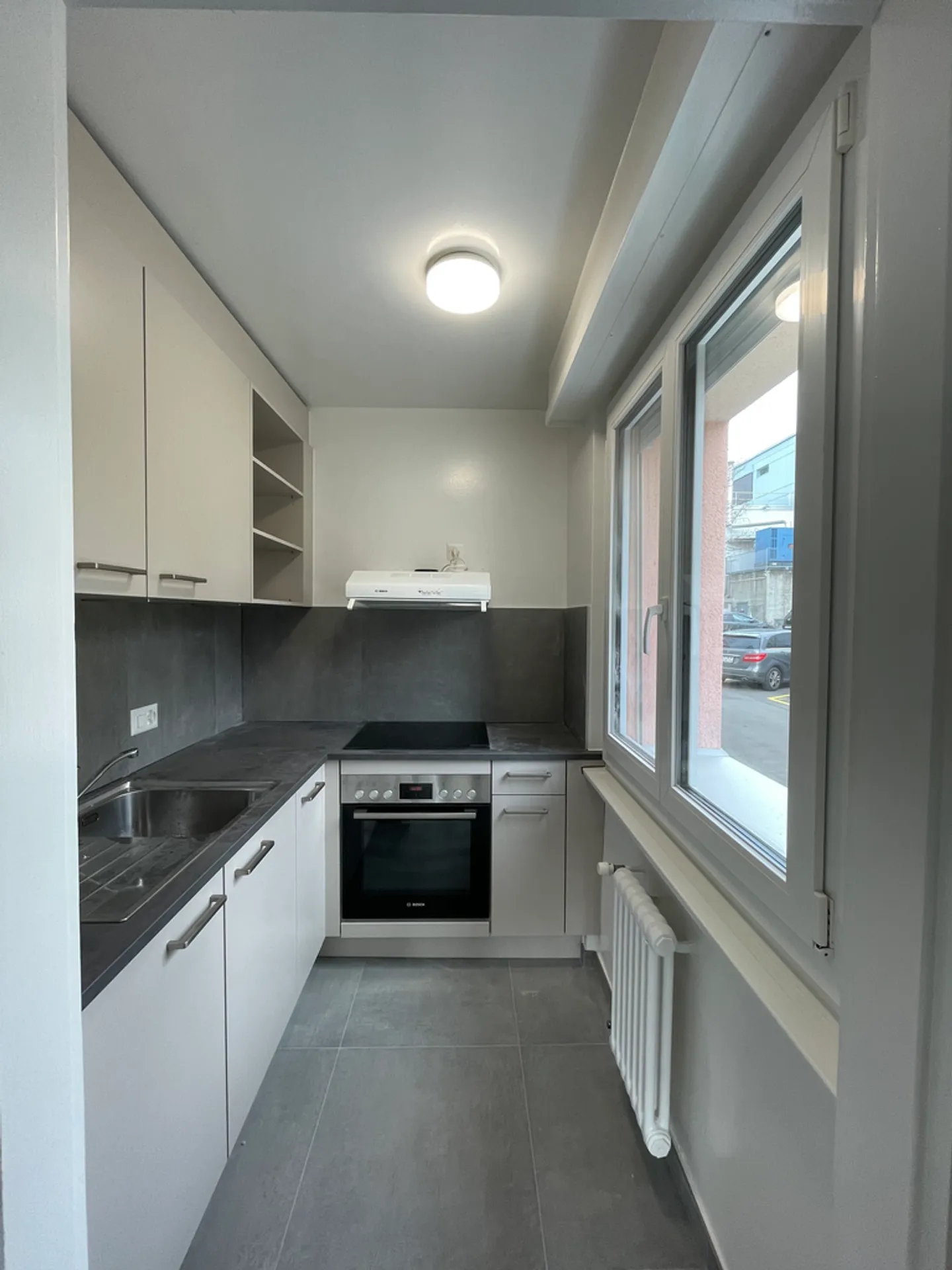 Charming Ground-Floor Apartment - Photo 2 of 7