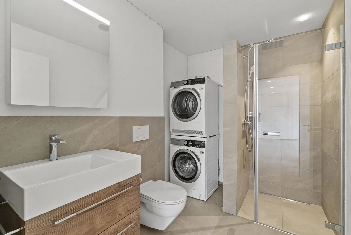 Modern 2.5-room apartment in ownership standard seeks new tenants - Photo 1 of 14