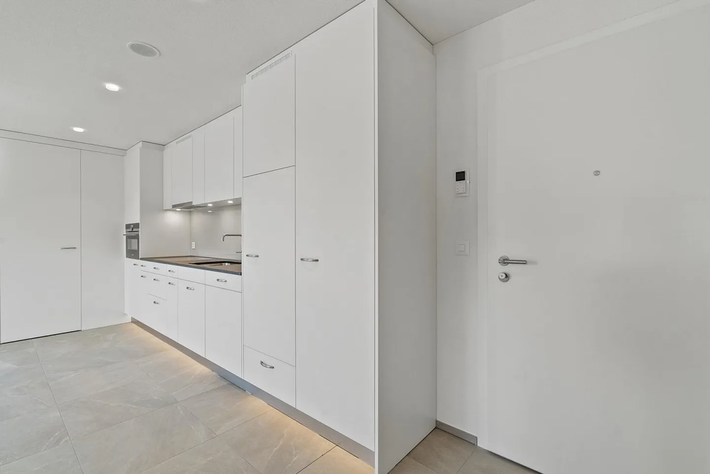 Modern 2.5-room apartment in ownership standard seeks new tenants - Photo 9 of 14