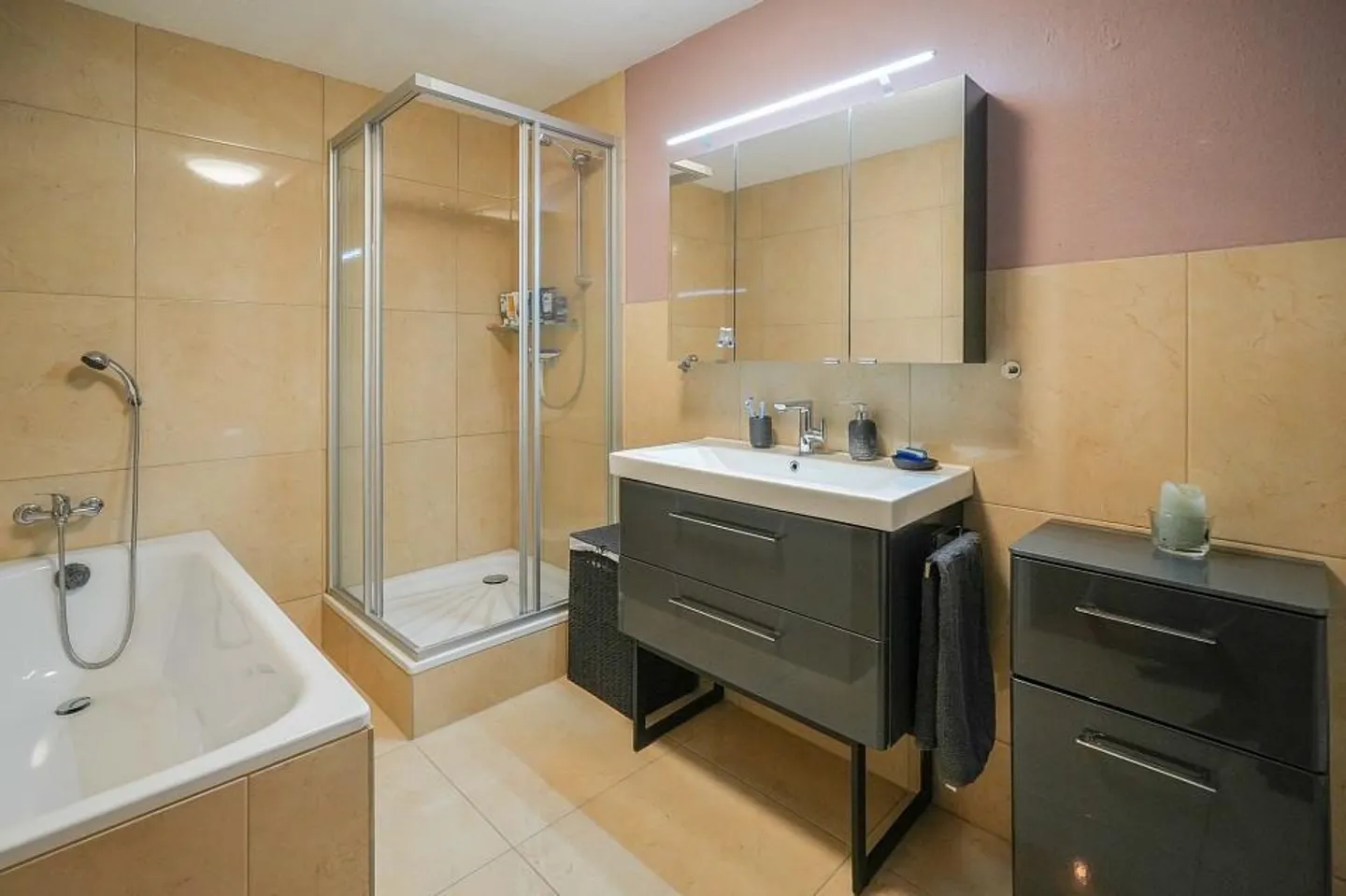 Presque comme vivre dans une maison - Appartement de 4,5 pièces avec terrasse - Photo 11 sur 12