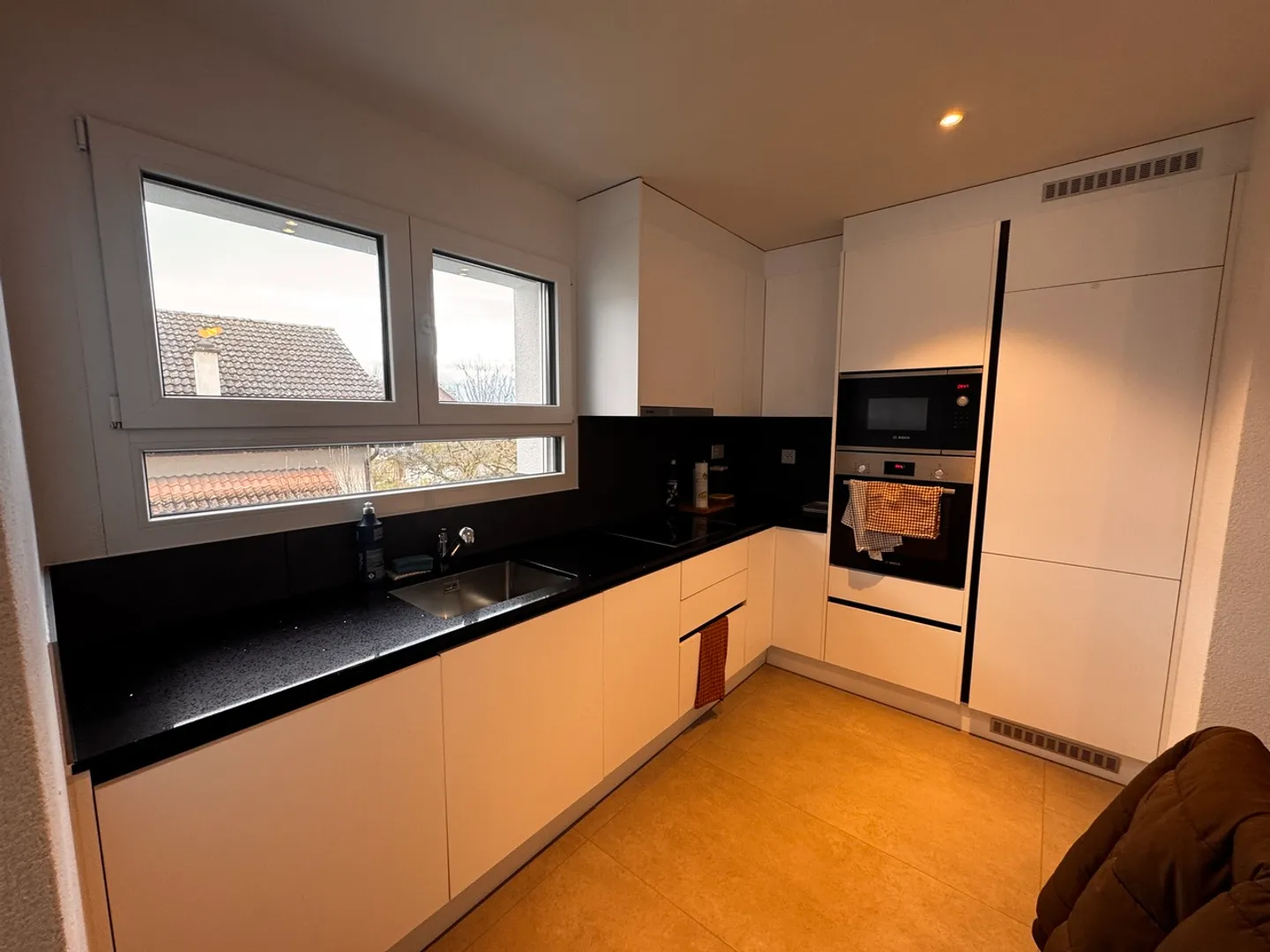 Portalban, à louer, appartement de 2.5 pièces, 57 m2 avec loggia - Foto 3 von 6