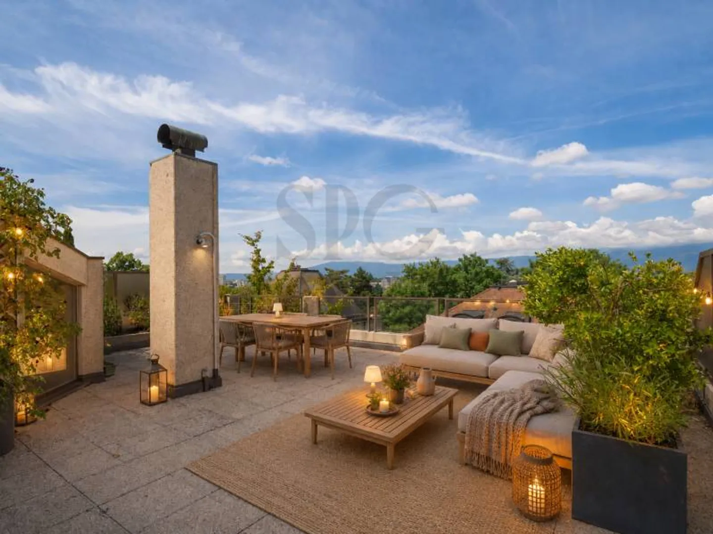 Townhouse in the heart of Champel with garden and terraces - Photo 1 of 7