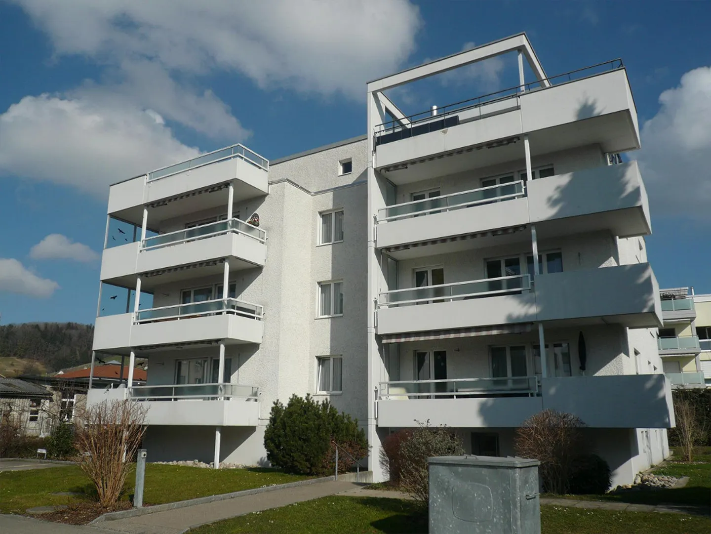 Attikawohnung mit grosser Terrasse - Foto 1 von 9