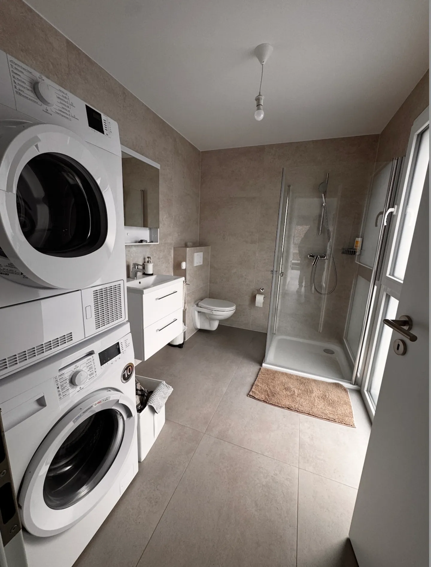 Portalban, à louer, appartement de 2.5 pièces, 57 m2 avec loggia - Foto 6 von 6