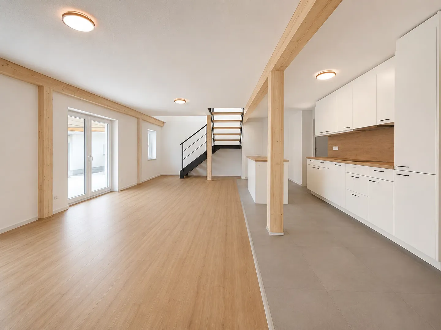 Geräumige Wohnung mit grosser Terrasse - Foto 2 von 8