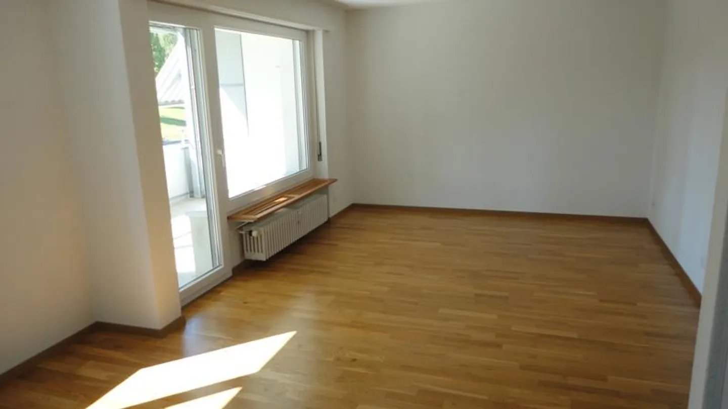 Helle Wohnung mit Balkon - Foto 3 von 6