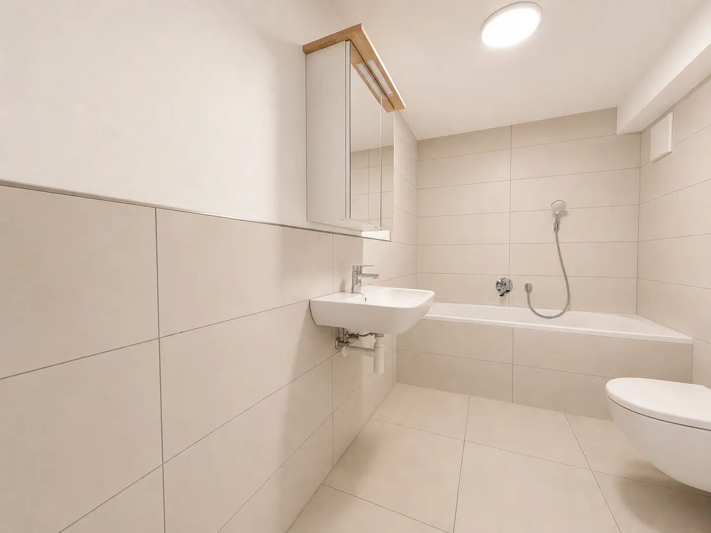 Geräumige Wohnung mit grosser Terrasse - Foto 6 von 8