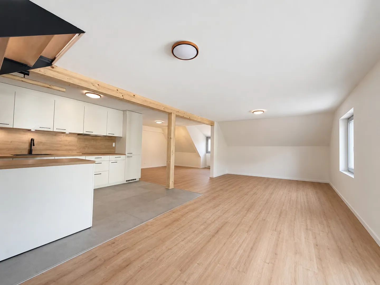 Geräumige Wohnung mit grosser Terrasse - Foto 8 von 8