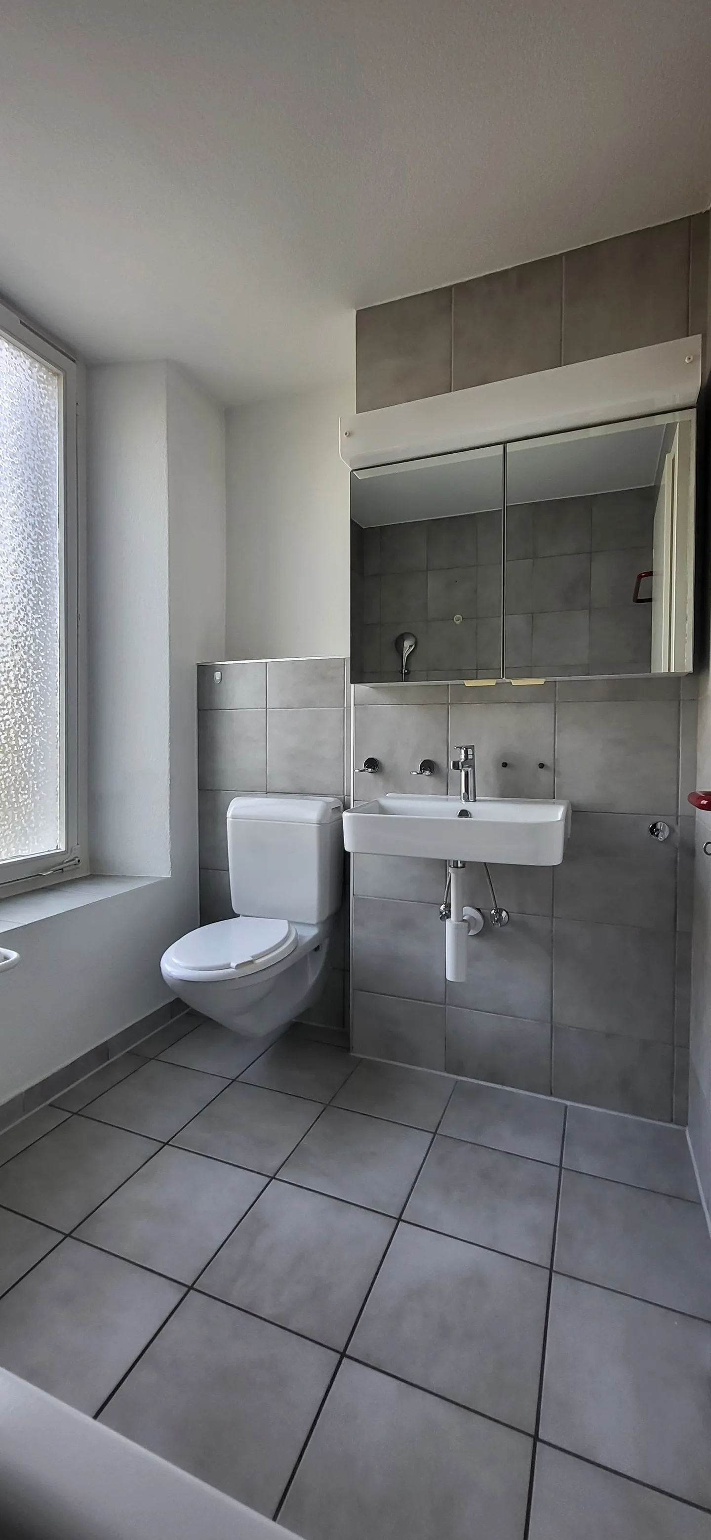 Charmante 2.5-Zimmer-Wohnung am Unteren Quai in Biel - Photo 8 sur 15