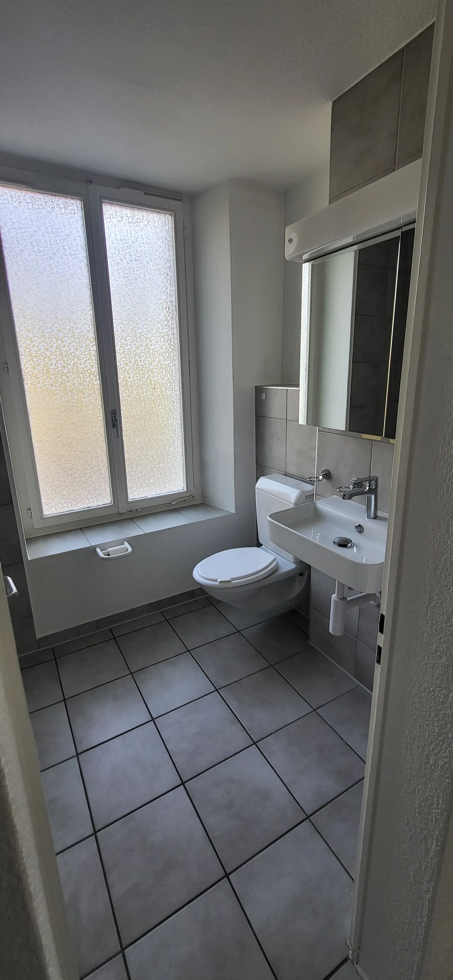 Charmante 2.5-Zimmer-Wohnung am Unteren Quai in Biel - Photo 9 sur 15