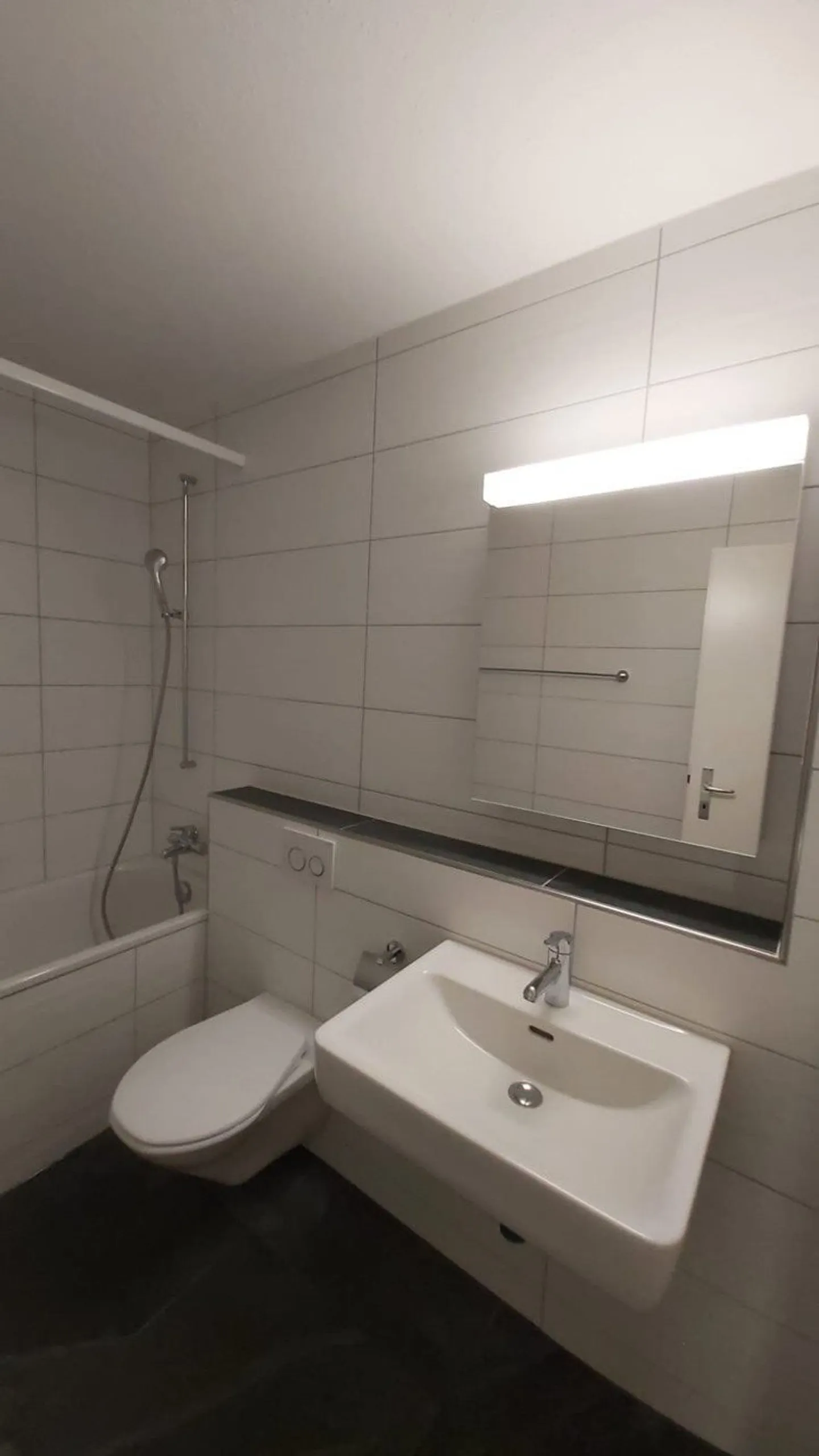 Centrally Located Apartment! - Photo 3 of 6