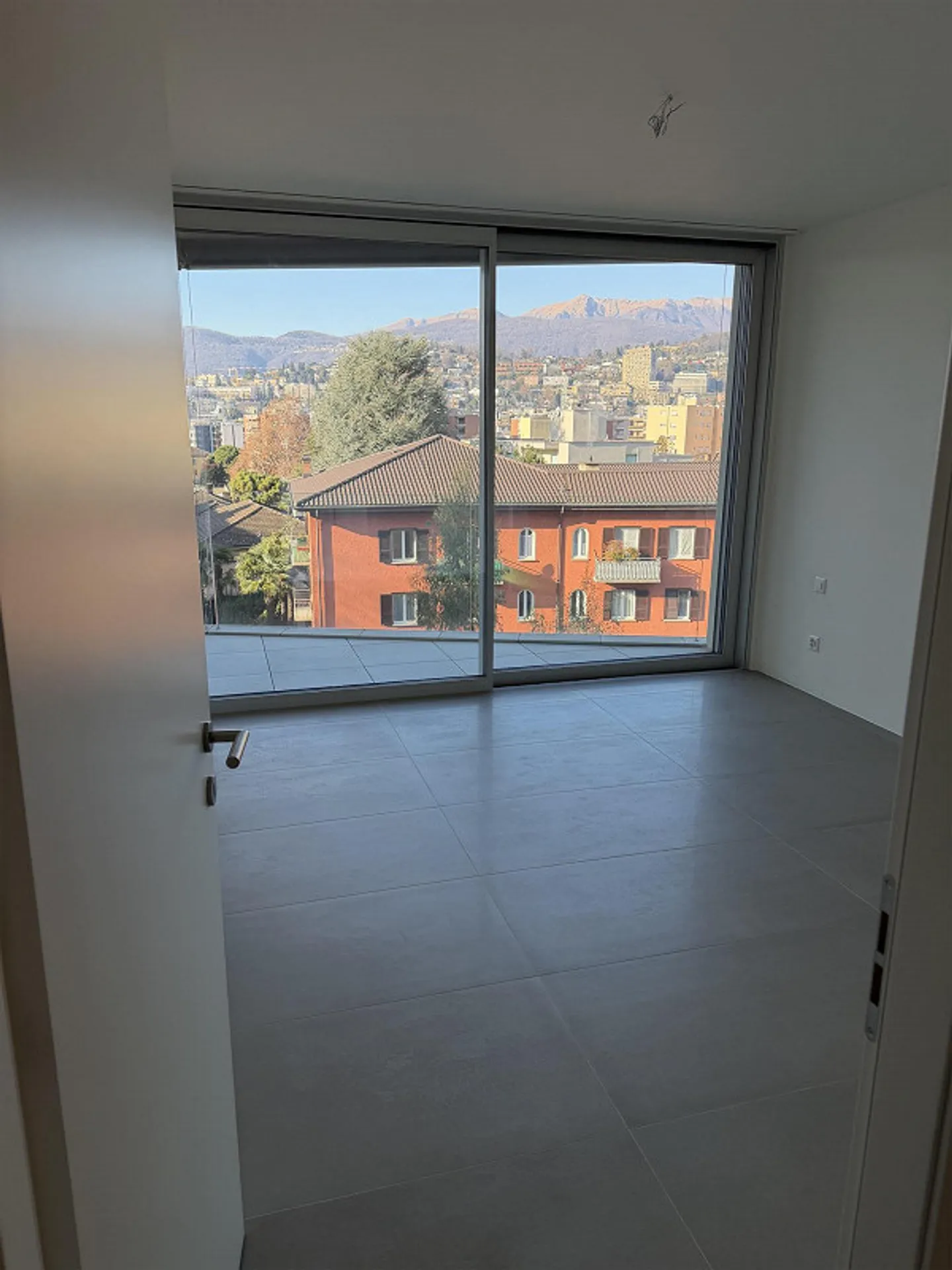 Appartamento moderno di 2,5 stanze con vista mozzafiato a Viganello - Foto 9 di 9