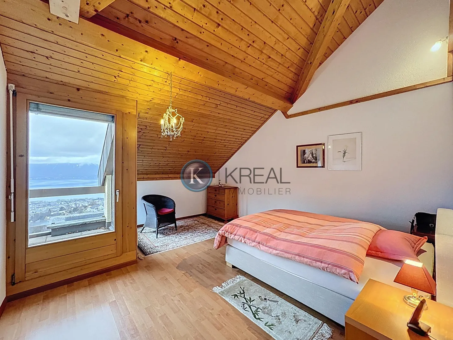 Hochwertige Wohnung in einem Doppelhaus mit außergewöhnlichem Blick - Foto 6 von 9