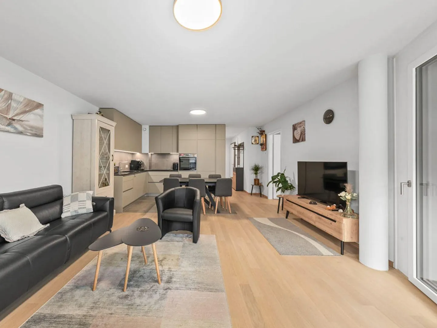 3.5 Room Apartment - Photo 1 of 4