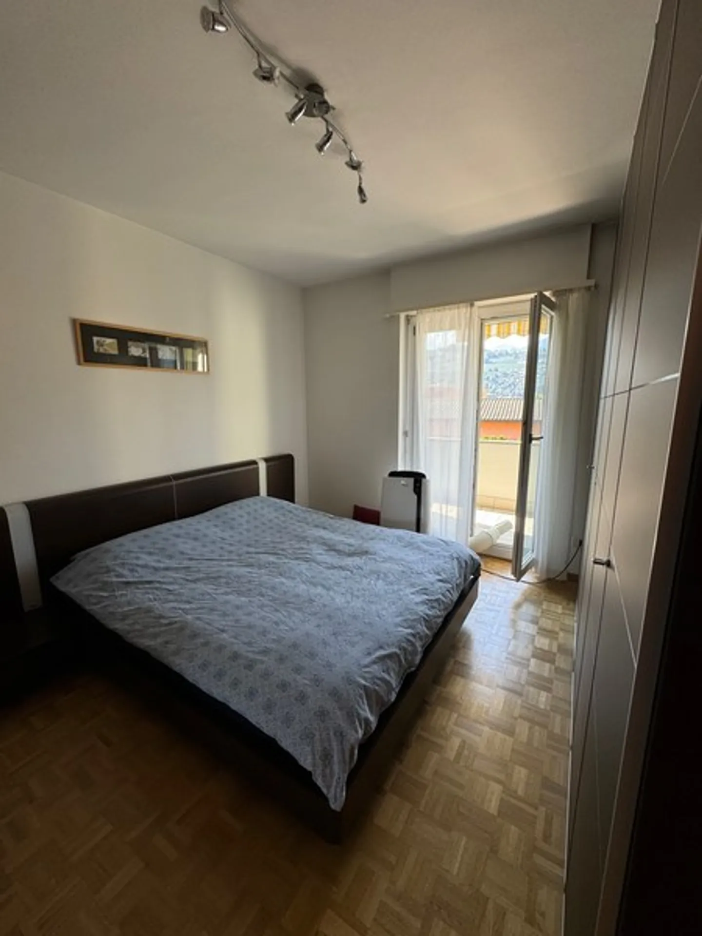 Nous vendons un appartement de 2,5 pièces au 1er étage - Photo 8 sur 9
