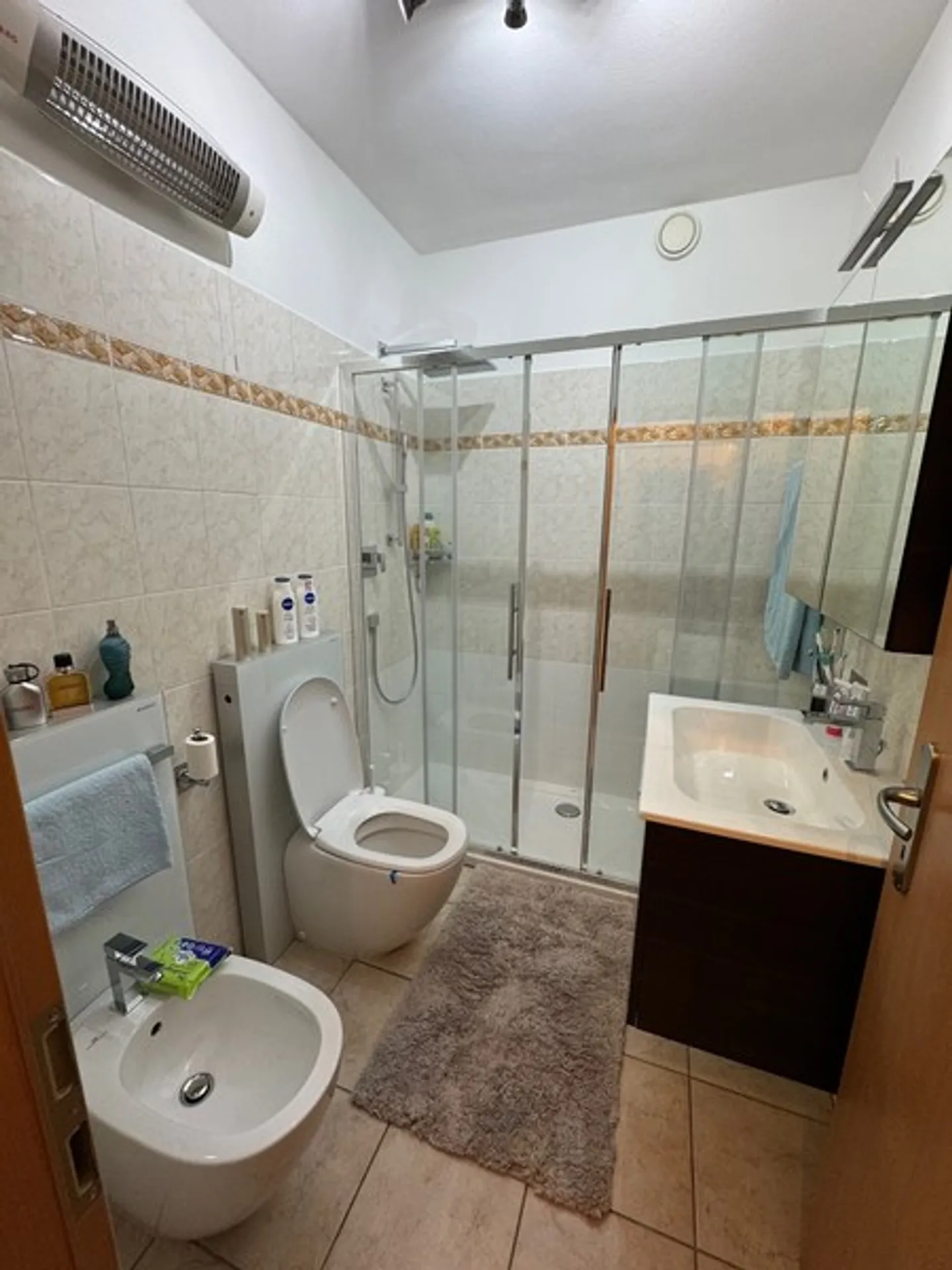 Nous vendons un appartement de 2,5 pièces au 1er étage - Photo 9 sur 9