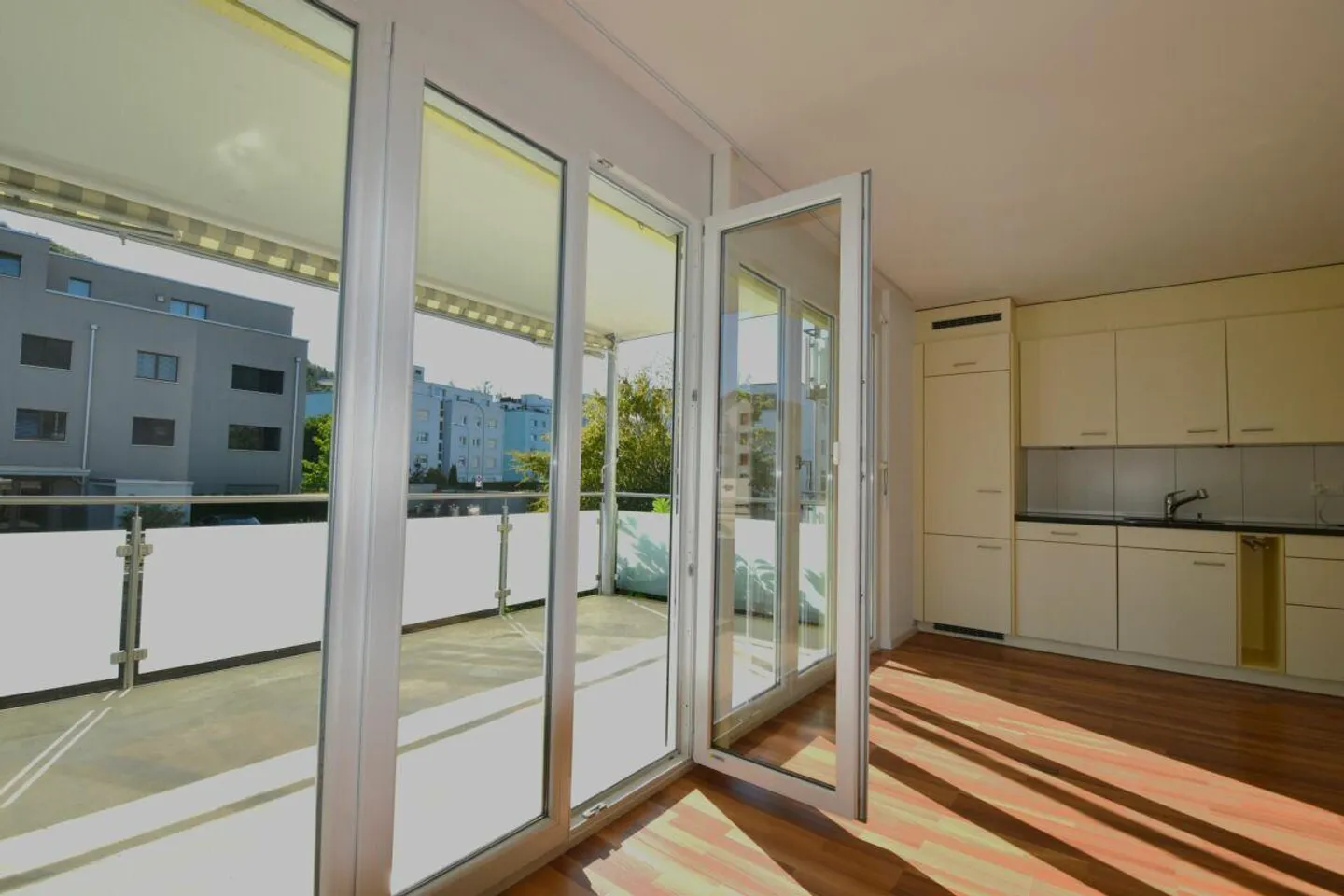 Attraktive, moderne 3.5 Zimmerwohnung in attraktiver Wohngemeinde - Foto 2 von 8