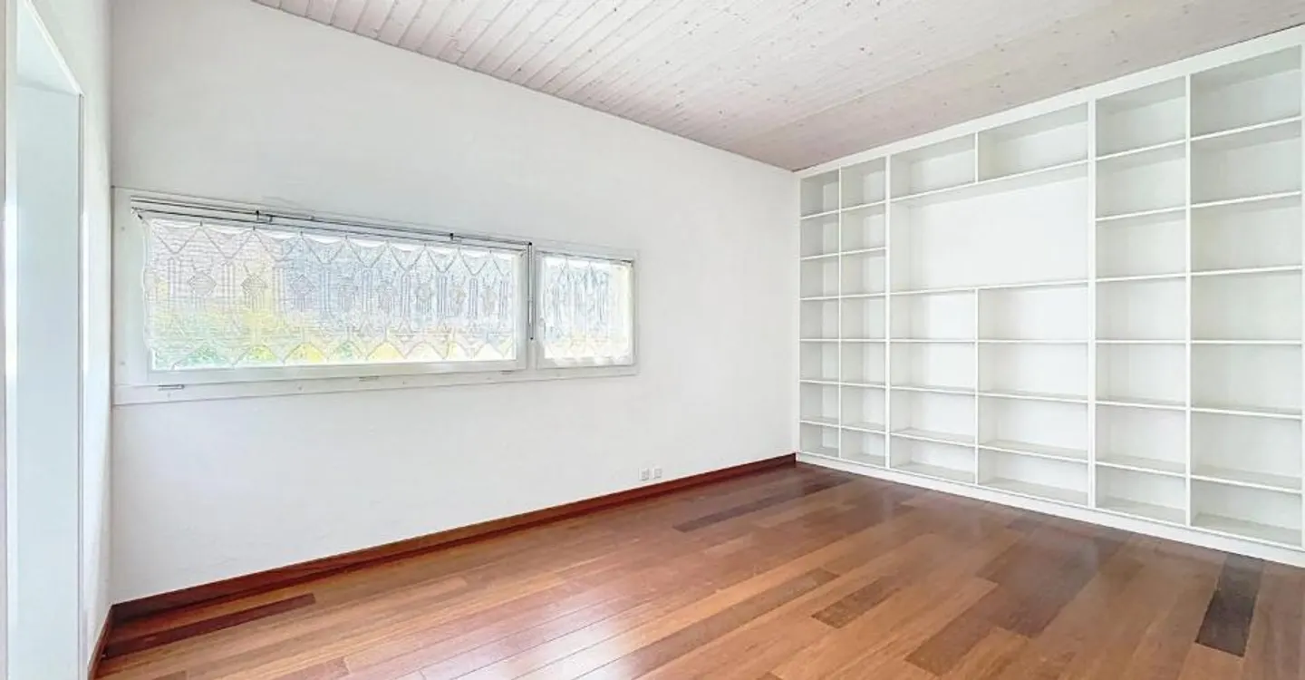 Villa di architetto con terrazza di 100m2 e vista panoramica sul lago, a soli 10 minuti a piedi dal centro di Arzier - Foto 10 di 11