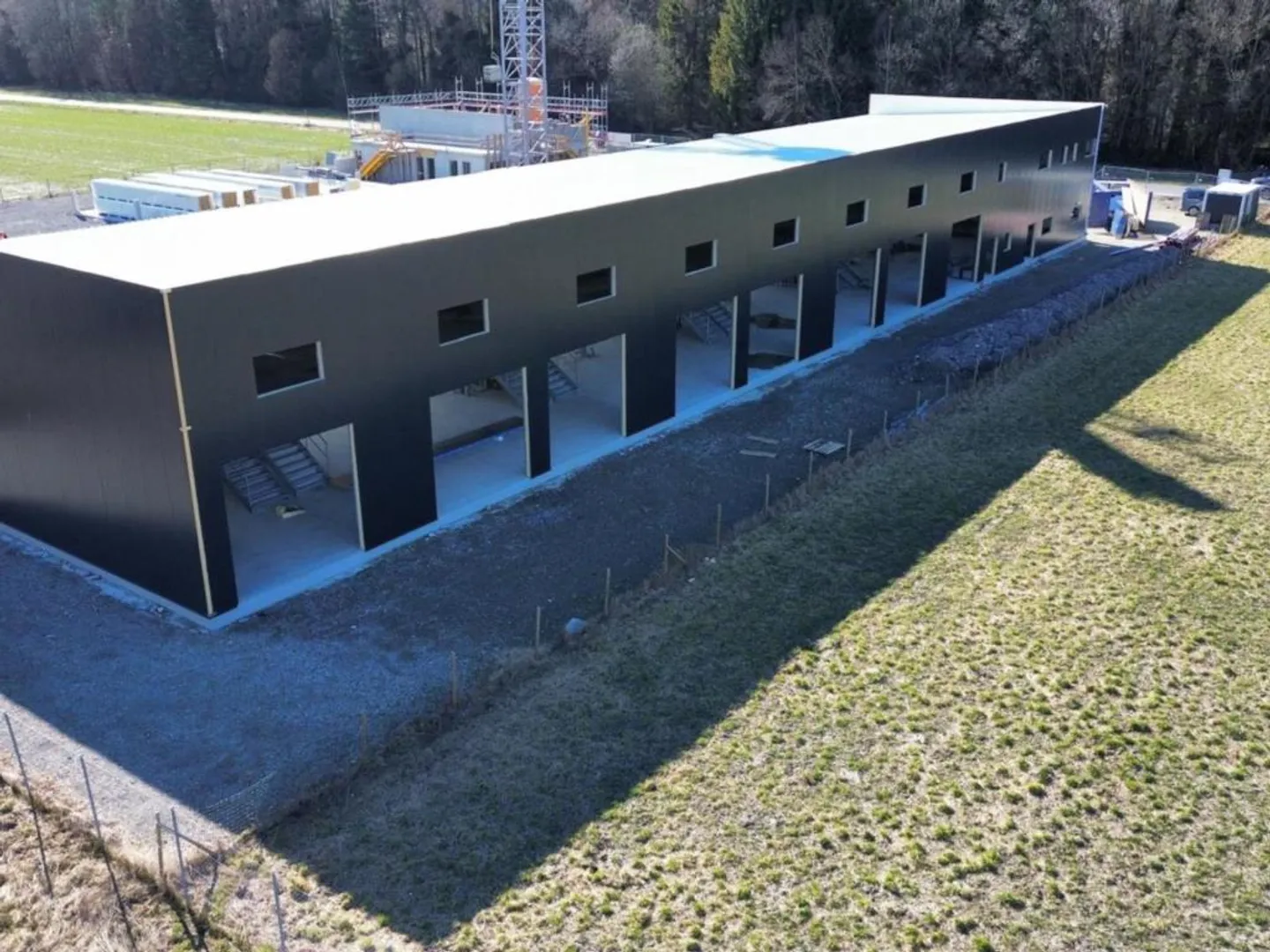 Aigle - Lager und Büros nach Plänen - Foto 1 von 10