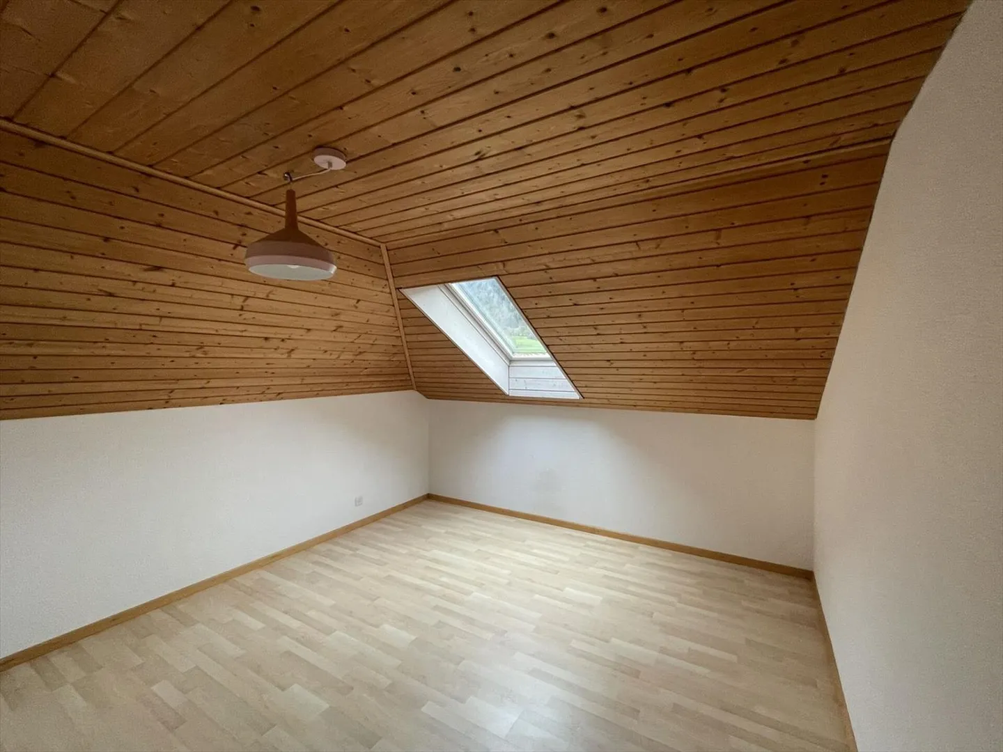 Cortébert, nice 3.5-room apartment with private attic - Photo 4 of 6