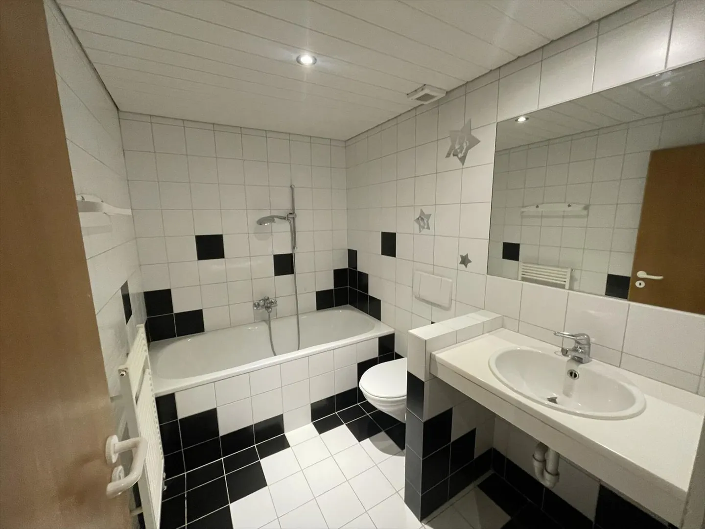 Cortébert, nice 3.5-room apartment with private attic - Photo 5 of 6