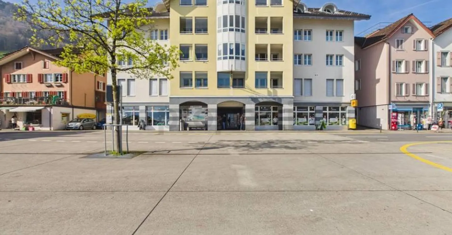 Attraktive Gewerbefläche mit Seesicht - Foto 1 von 13