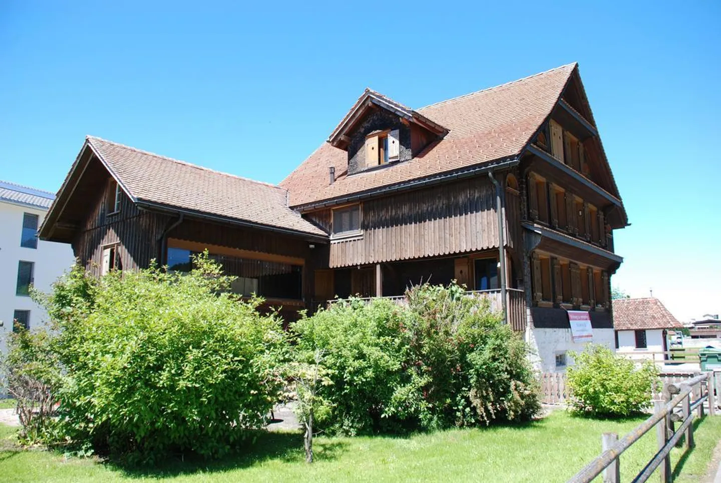 Charming 4.5-room apartment on the border of Einsiedeln - Photo 1 of 9