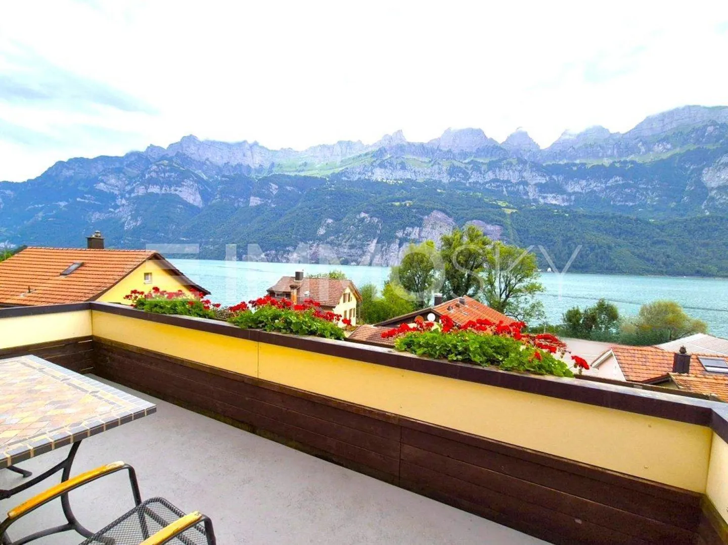 Maisonette Élégante avec Vue sur le Lac - Photo 1 sur 5