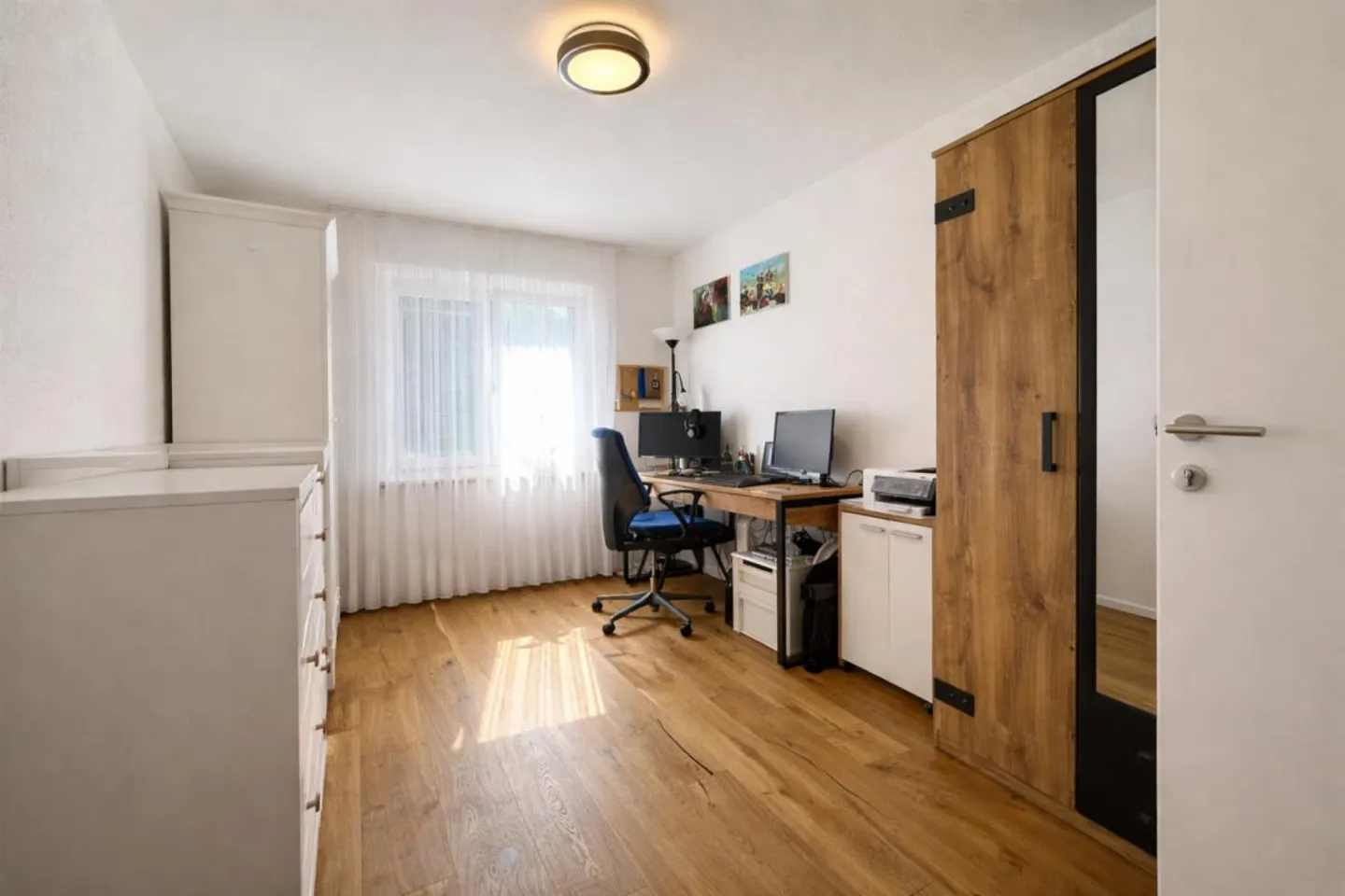 LIGHT-FLOODED, COMPACT, CHARMING AND CENTRAL - Photo 3 of 7