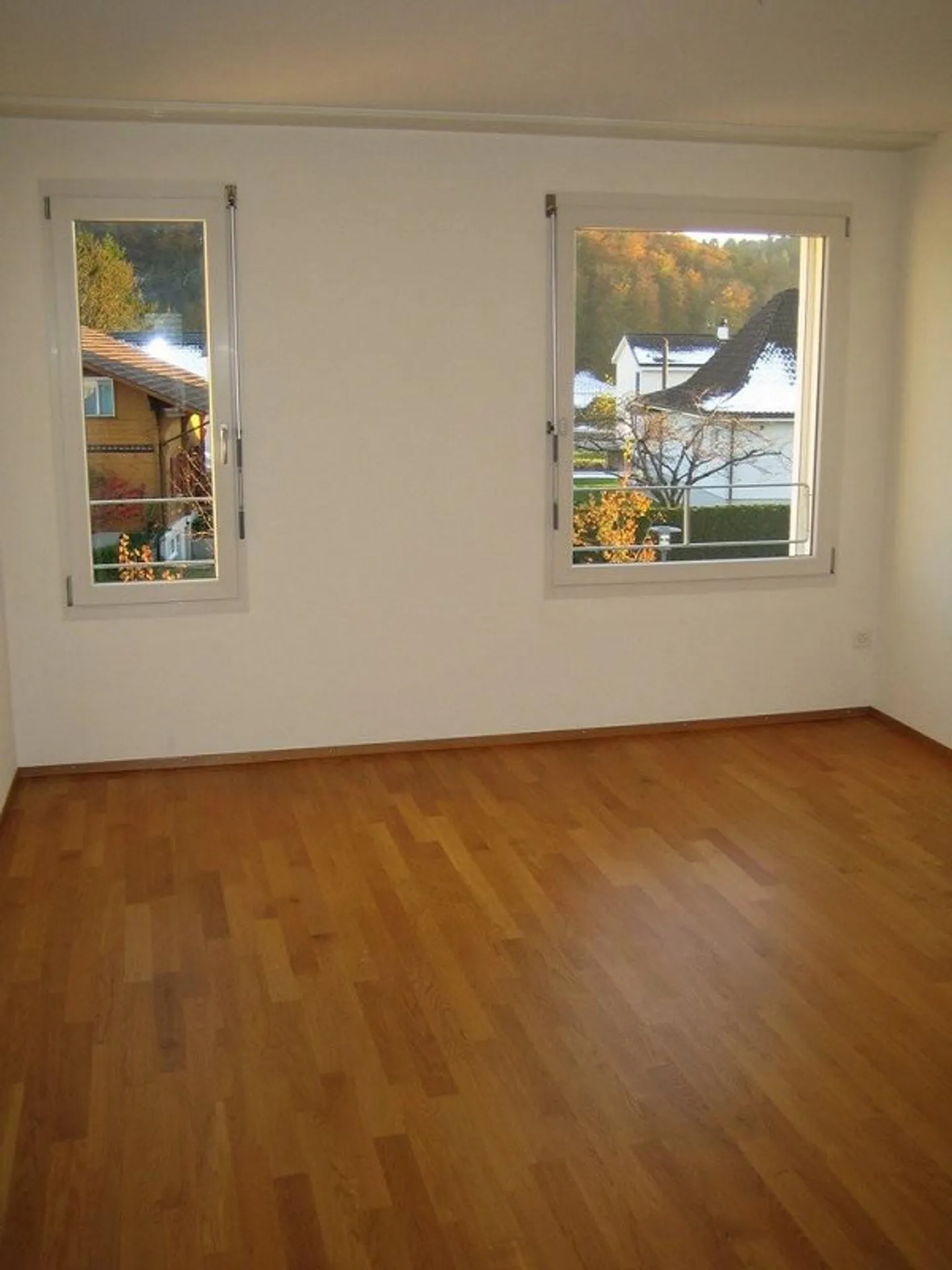 Close to the city in green: modern 3.5-room apartment with terrace, 1st floor - Photo 5 of 9