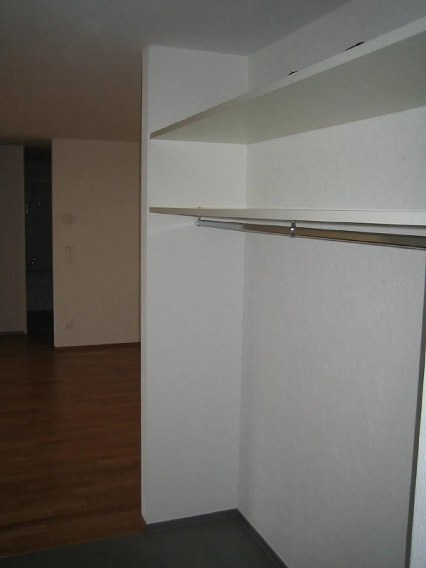 Close to the city in green: modern 3.5-room apartment with terrace, 1st floor - Photo 7 of 9