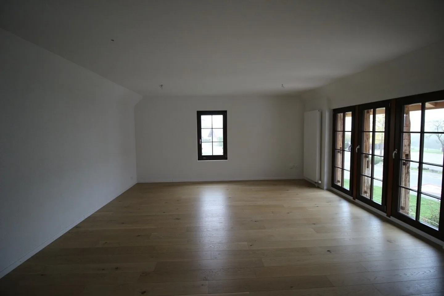 SUPERB AND SPACIOUS 2.5 ROOMS IN A RENOVATED FARM - Photo 7 of 13