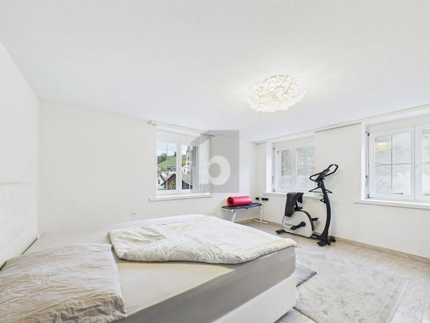 Stylé dans un environnement verdoyant - Photo 3 sur 6