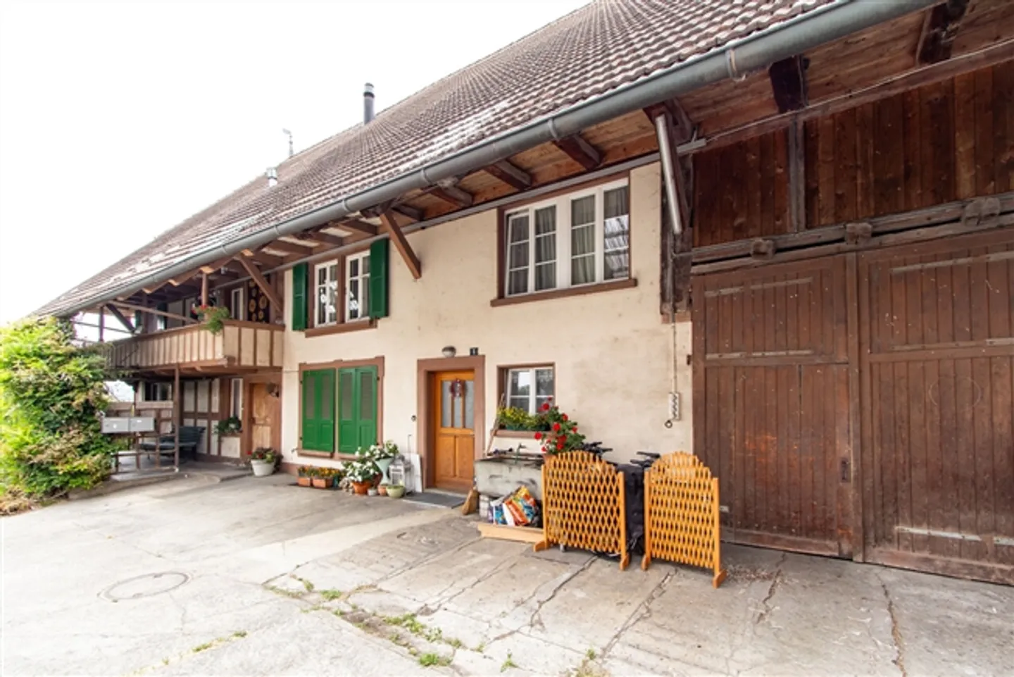 Residential and Economic Building with Development Potential - Photo 5 of 17