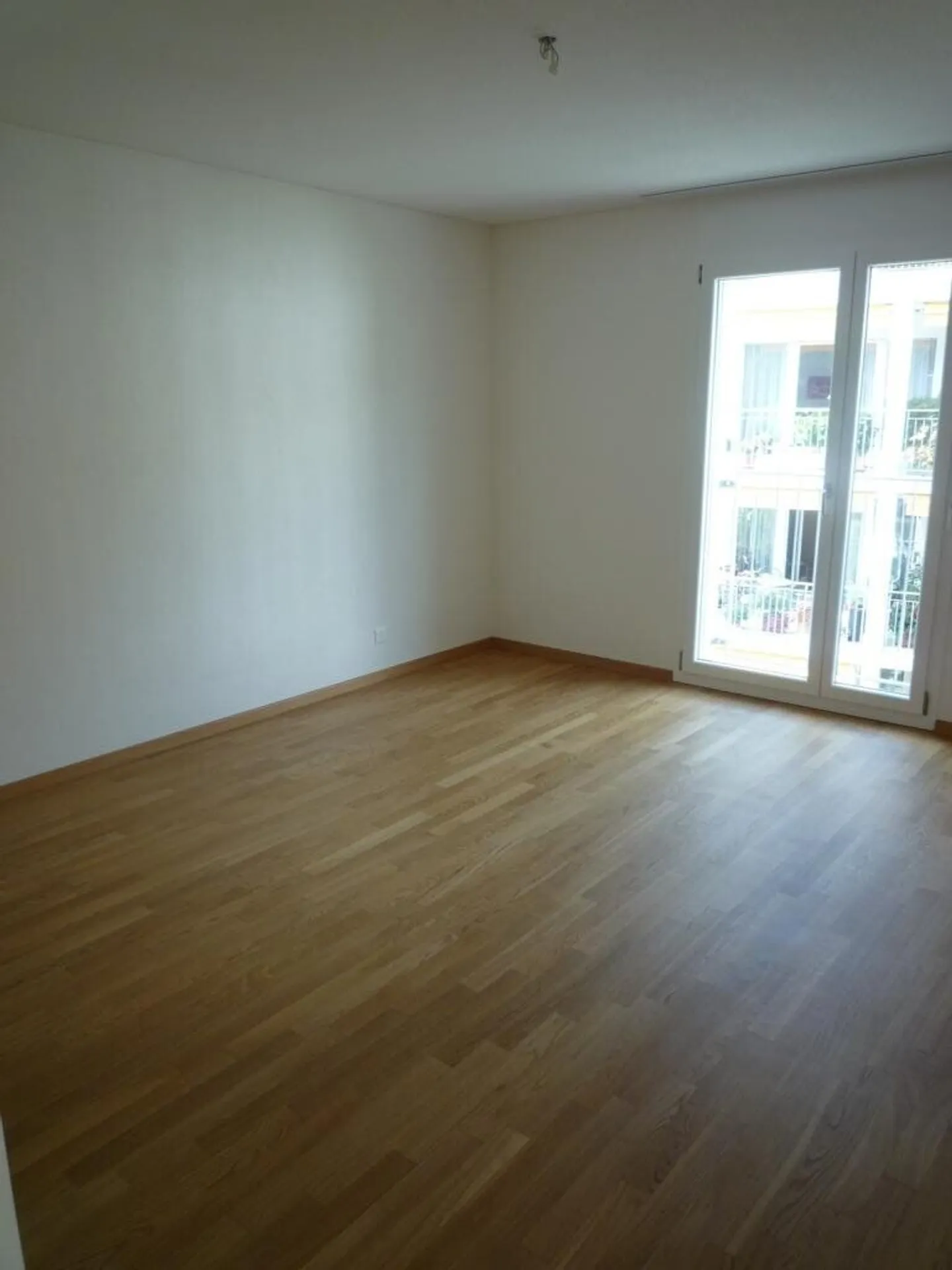 Appartamento attico moderno di 4,5 stanze a Boll - Foto 3 di 4